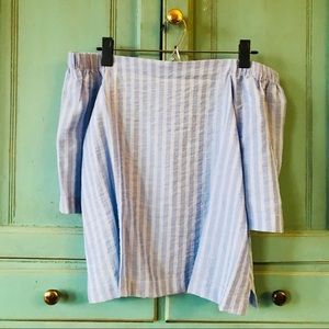 🎉NWOT🎉Ann Taylor Off the Shoulder Top